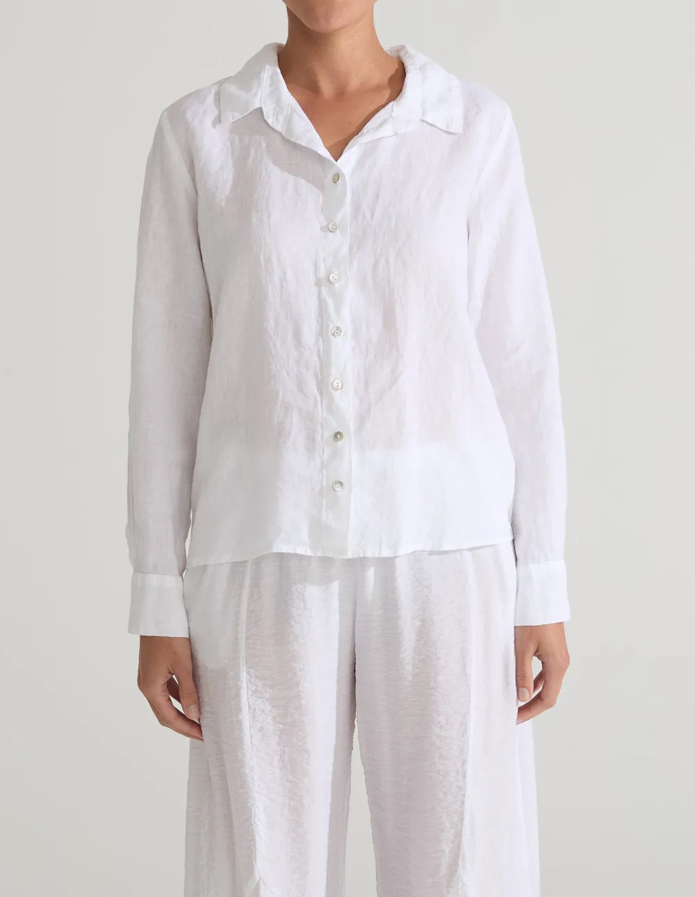 Linen Collared Button-Front Shirt