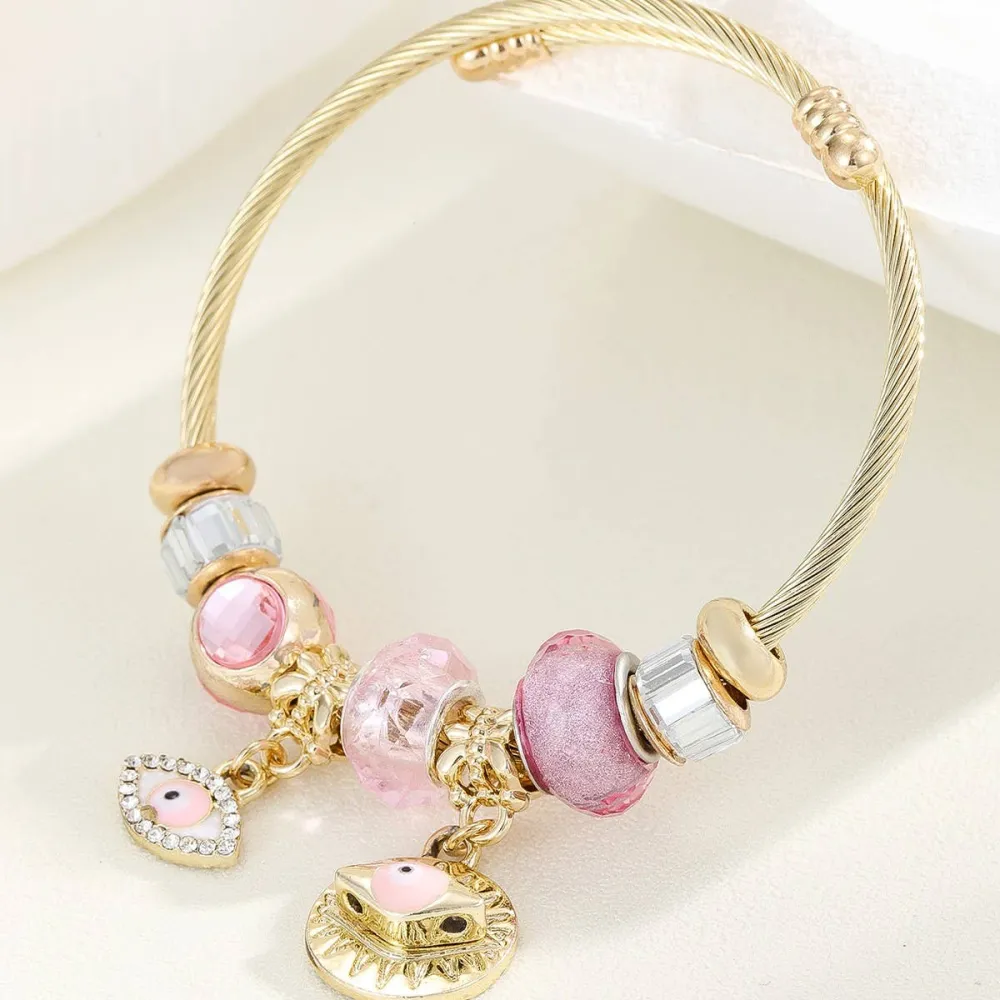 Beaded Floral Pendant Necklace