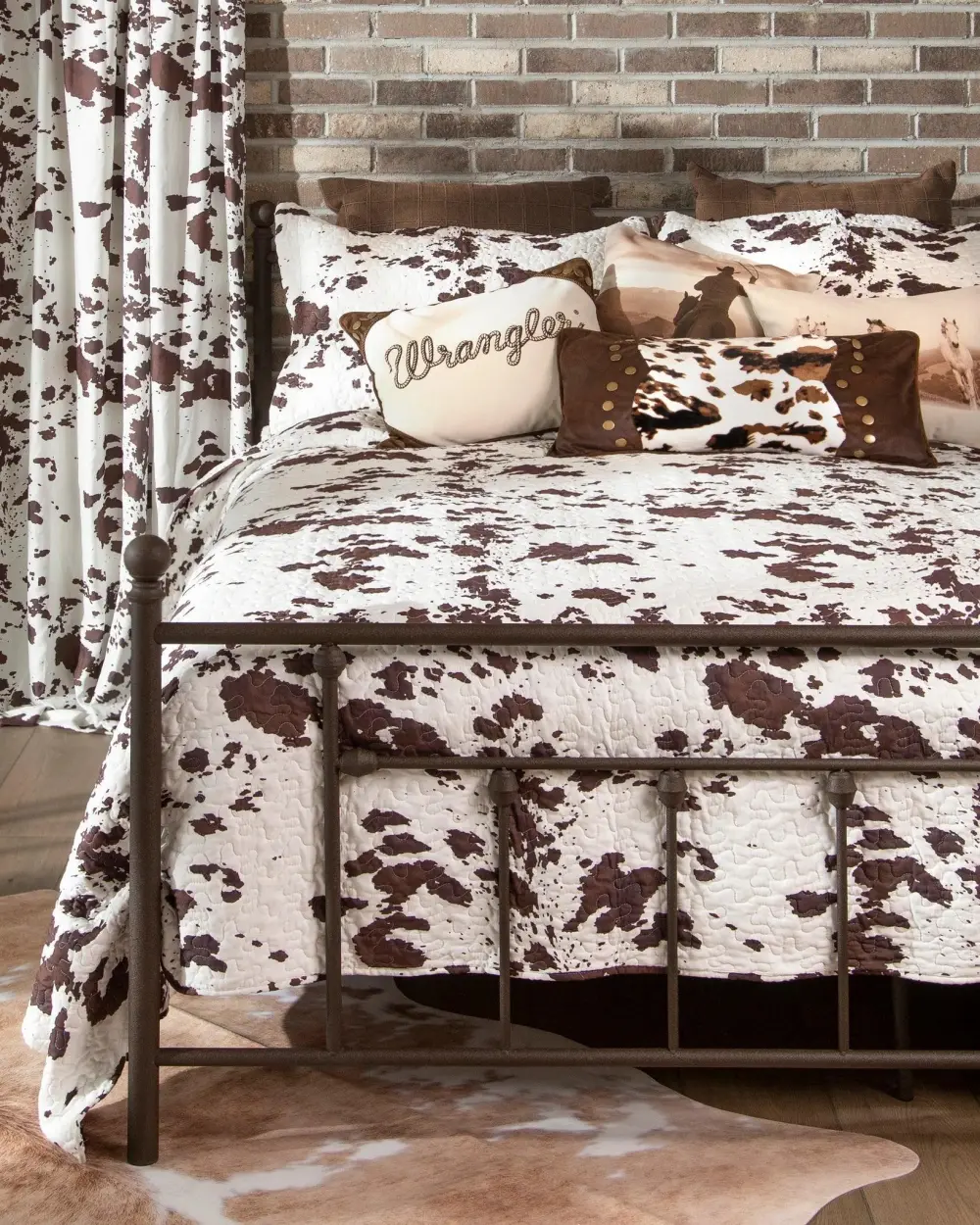 Graphic Quilted Geometric Quilt Set