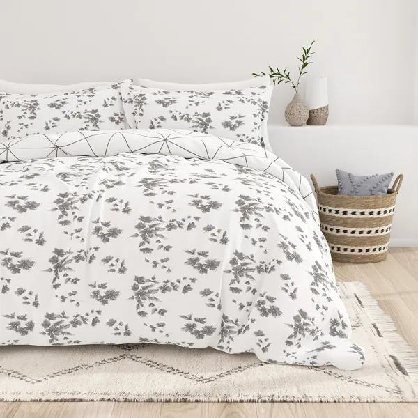 Edgy Flowers Pattern Reversible Duvet Cover Set