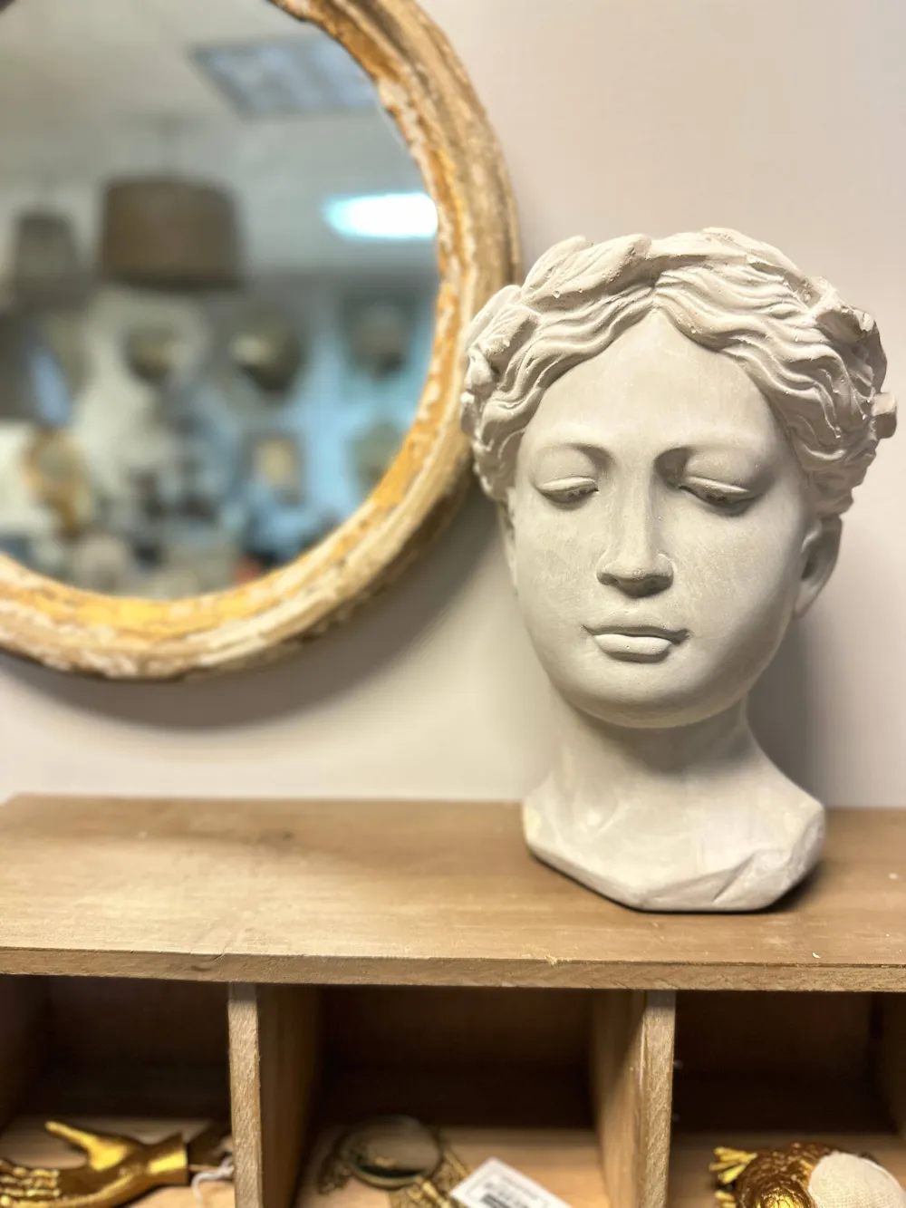 Cozy Room Decorative Accent Portrait Vase