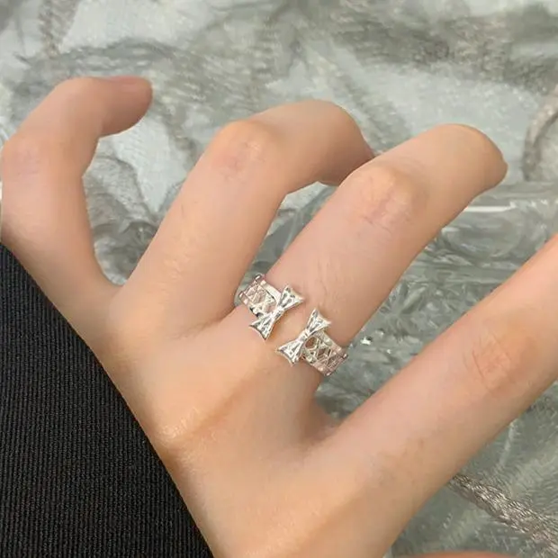 Bow Duo Ring