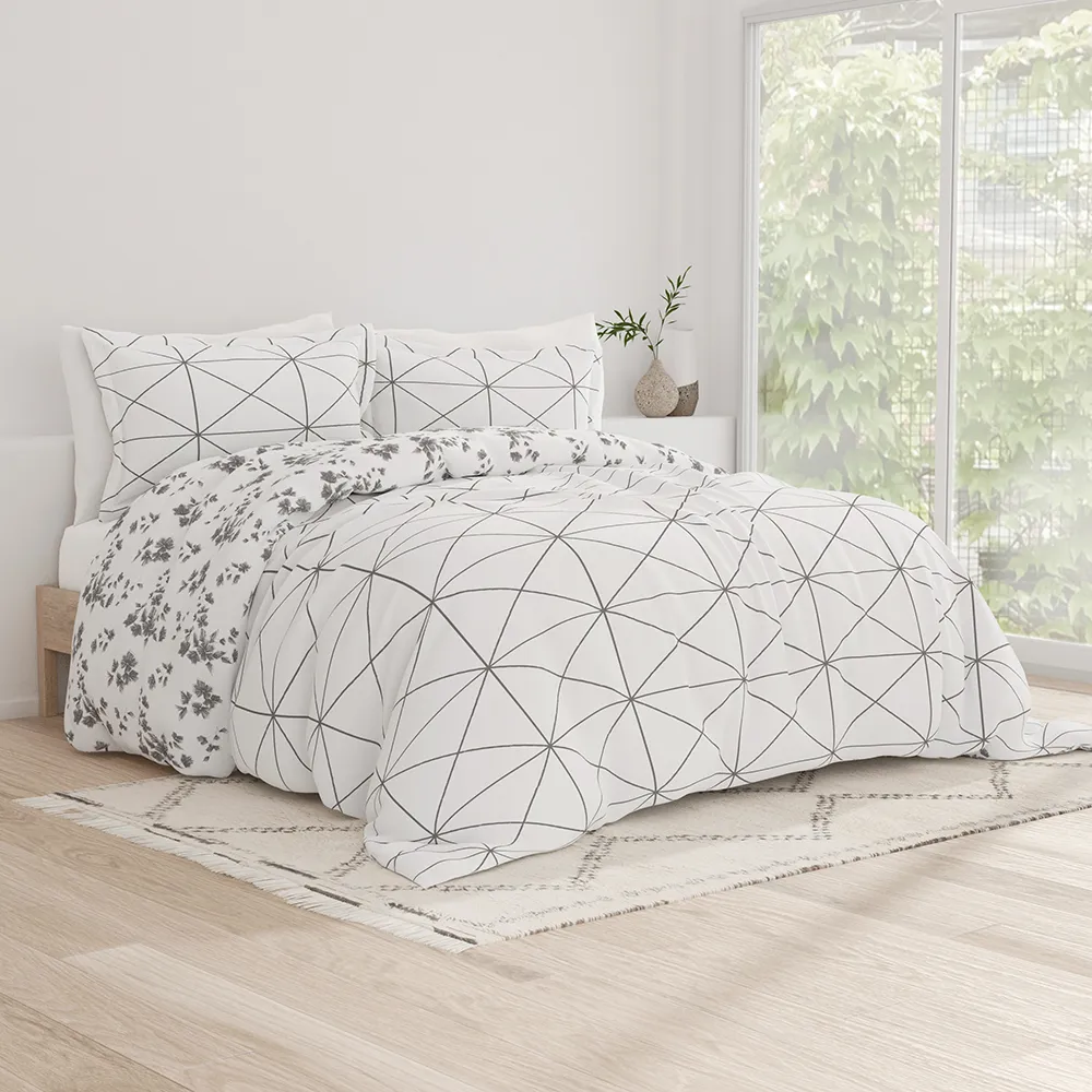 Edgy Flowers Pattern Reversible Duvet Cover Set