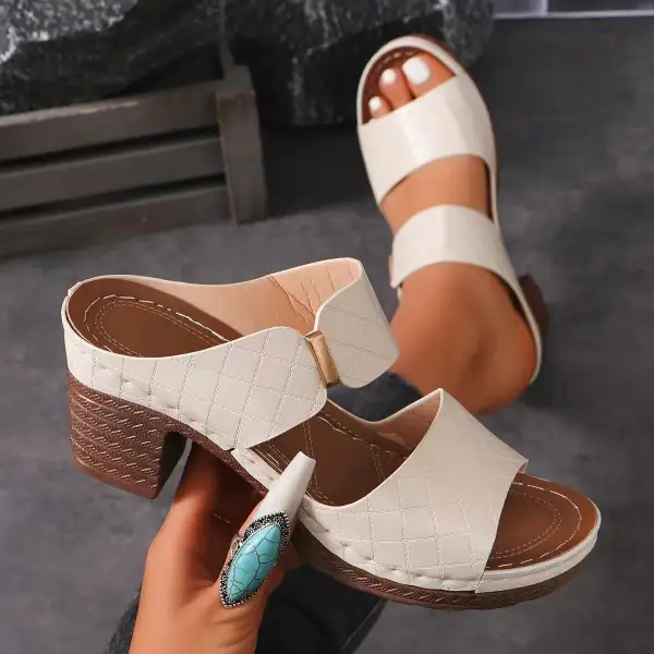 Cushioned Cushion Base Slide Sandals
