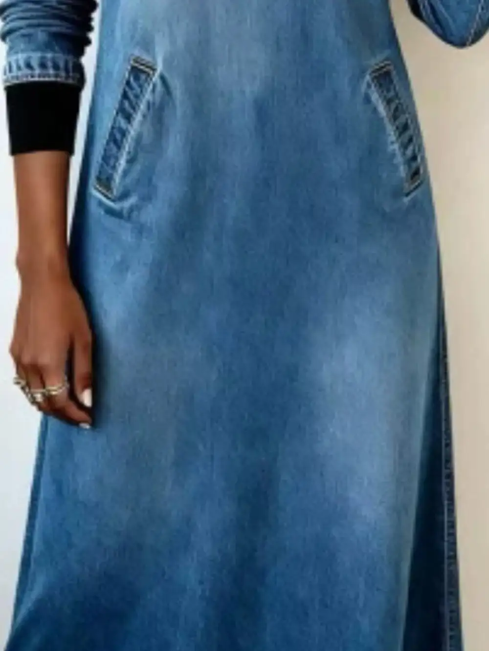 Contrast V-Neck Midi Dress