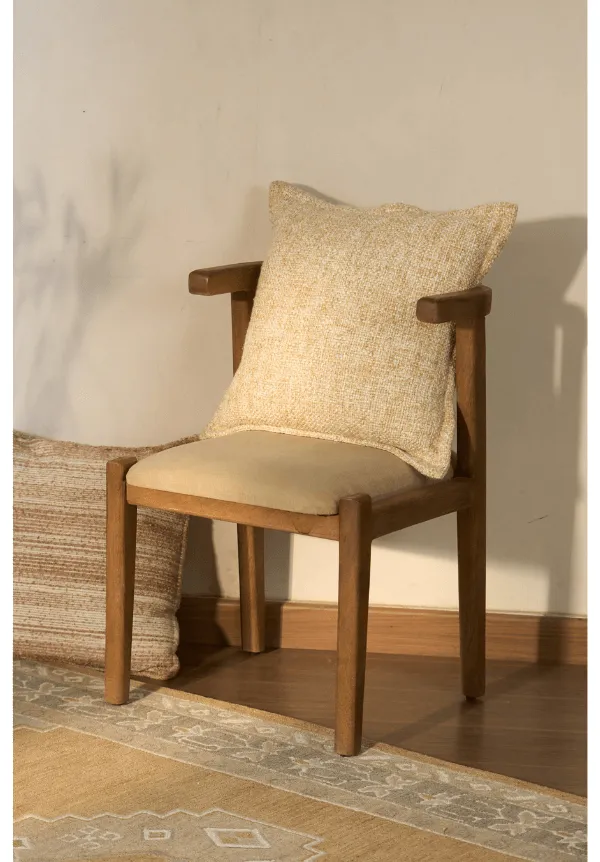 Crafted Medallion Bordered Wool Area Rug