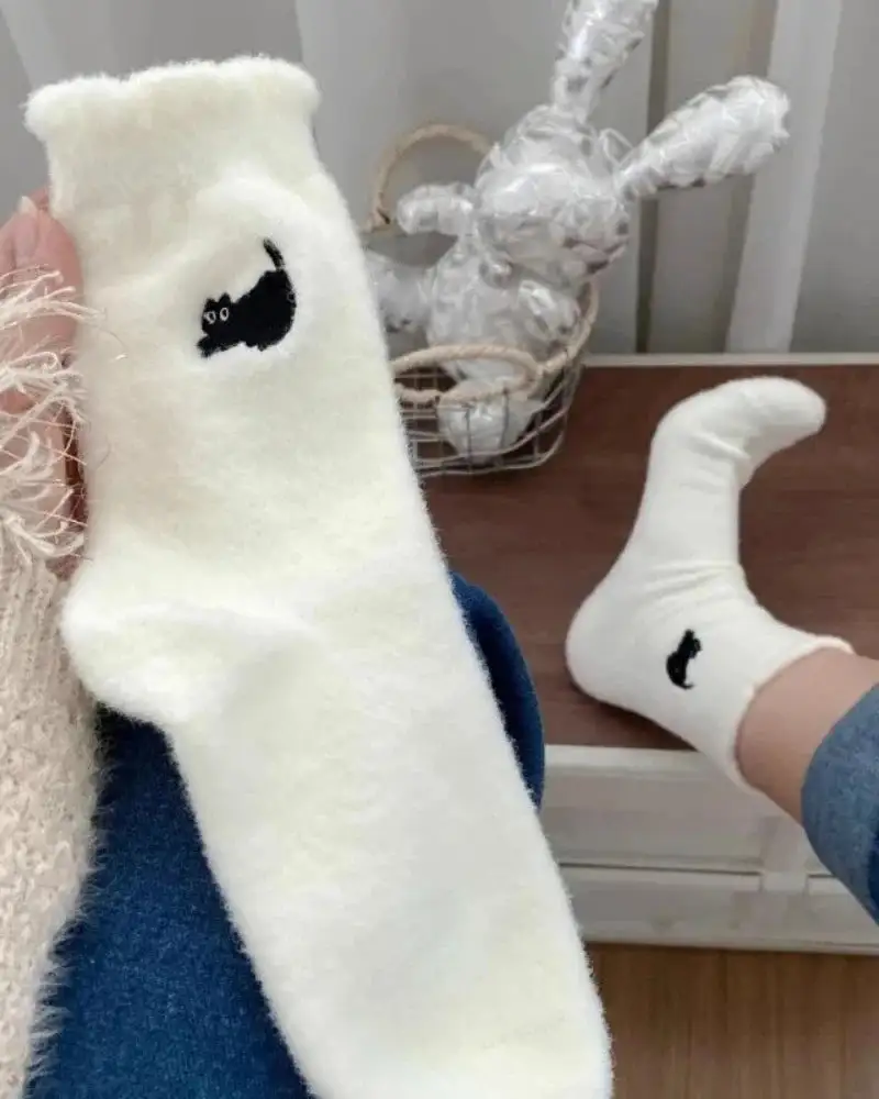 Fuzzy Cat Motif Grip Socks