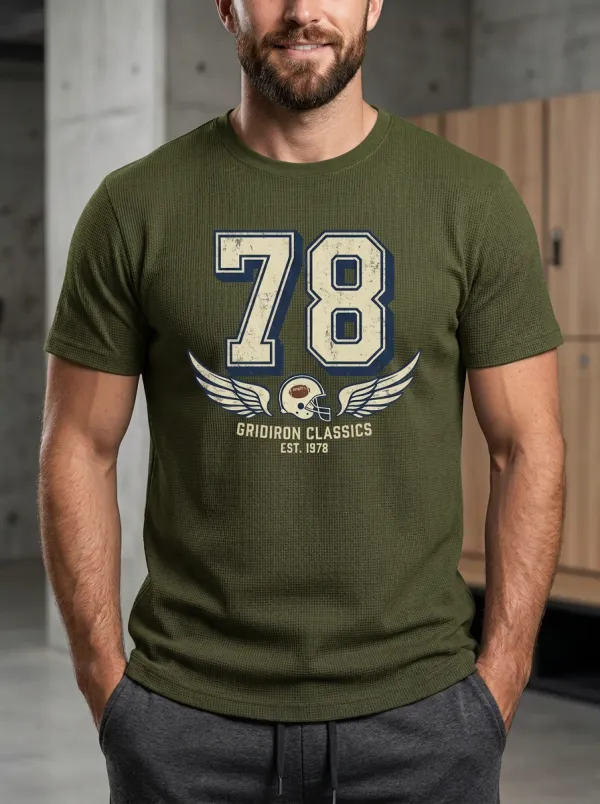 Men's Dynamic Helmet Football Gridiron Crew Neck Graphic T-Shirt