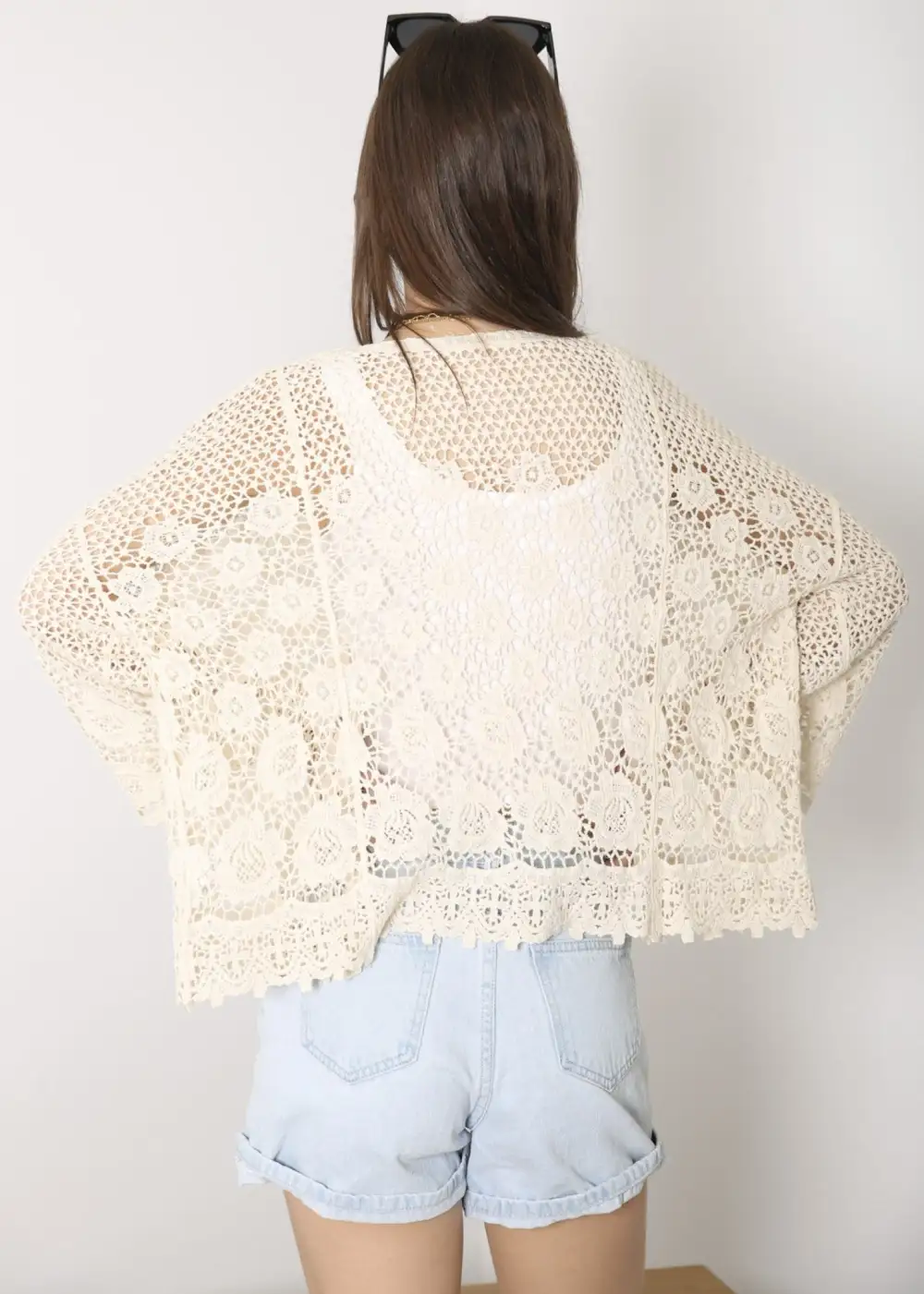 High-Waist Distressed Scalloped Embroidered Cropped Cardigan