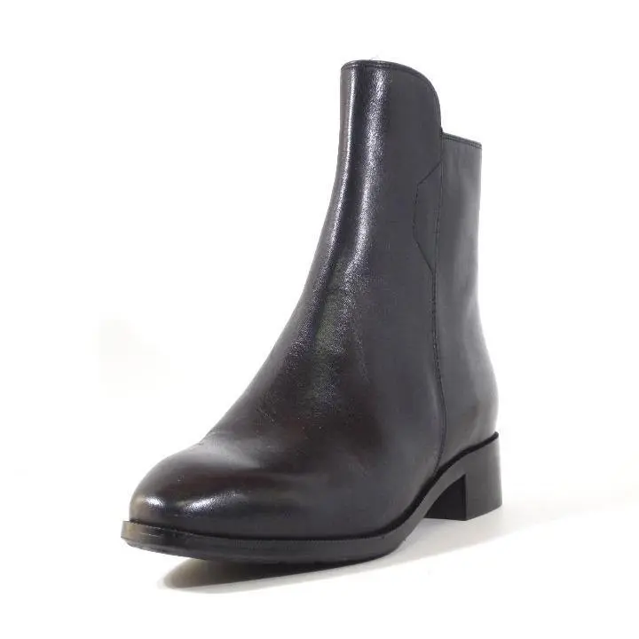 Leather Pointed Toe Chelsea Ankle Boots