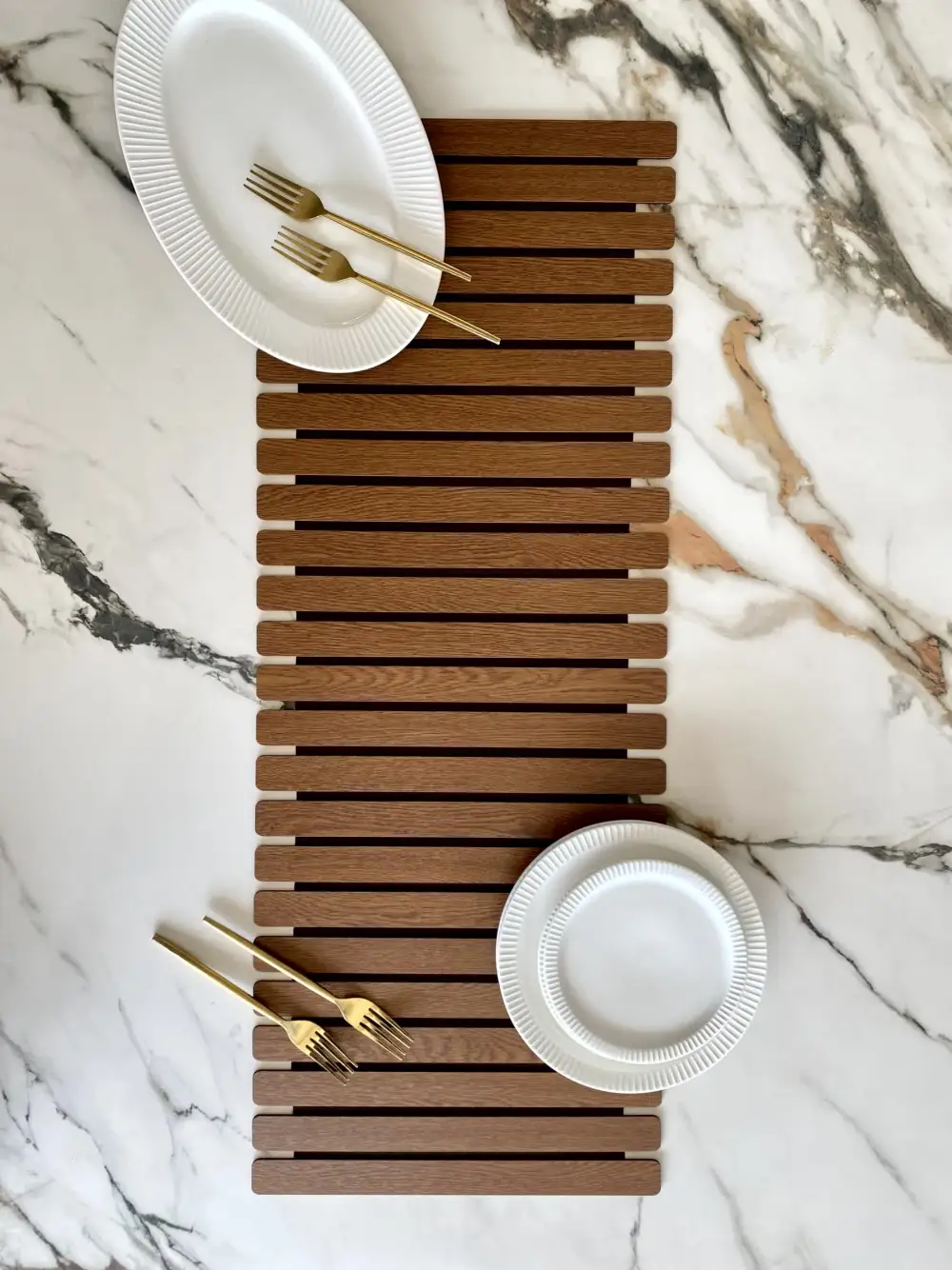 Elm Foldable Table Runner Brown Feet
