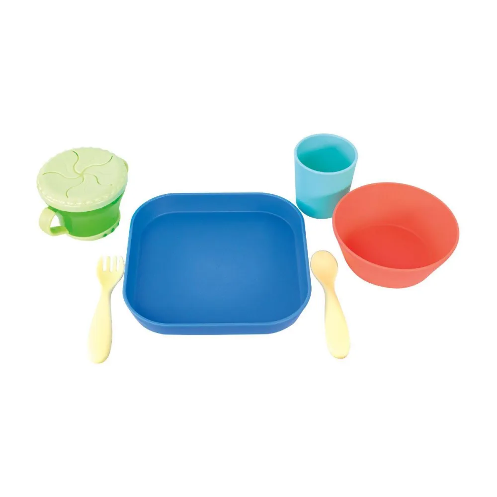 Plastic Dinnerware Set