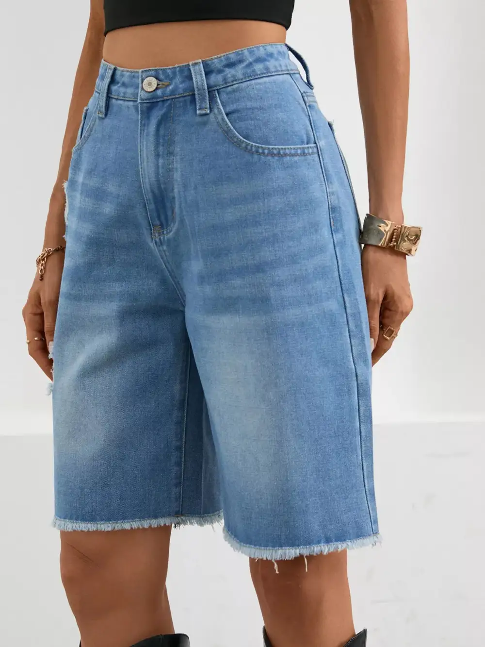 Clean Front Frayed Hem Shorts