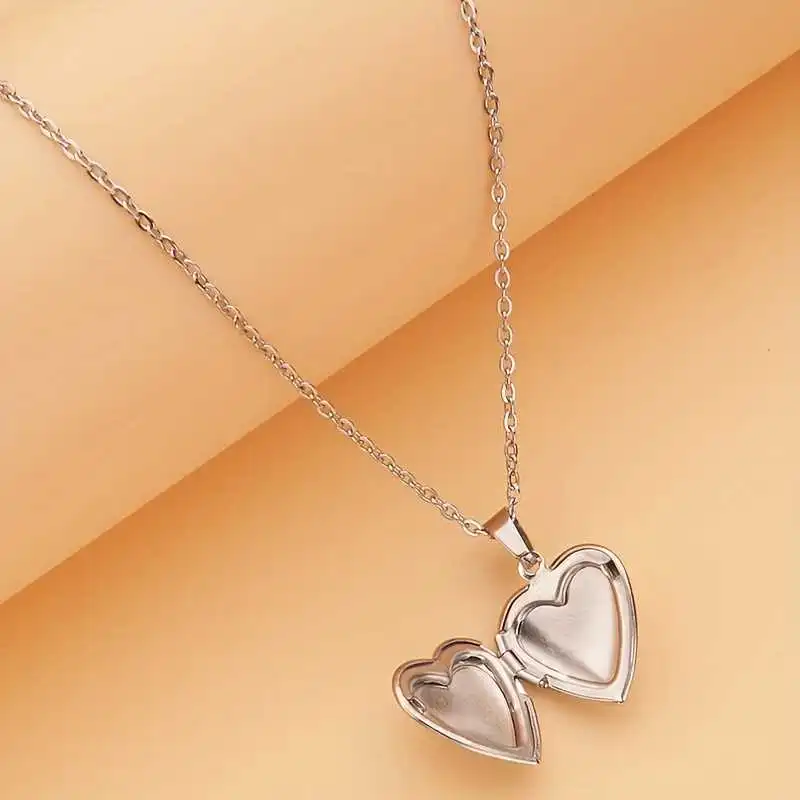 Women's Heart Photo Locket Pendant Necklace Lobster Claw Closure