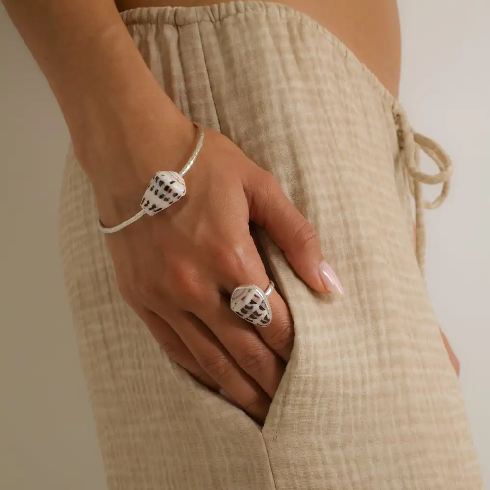 Cone Shell Nalu Silver Bangle