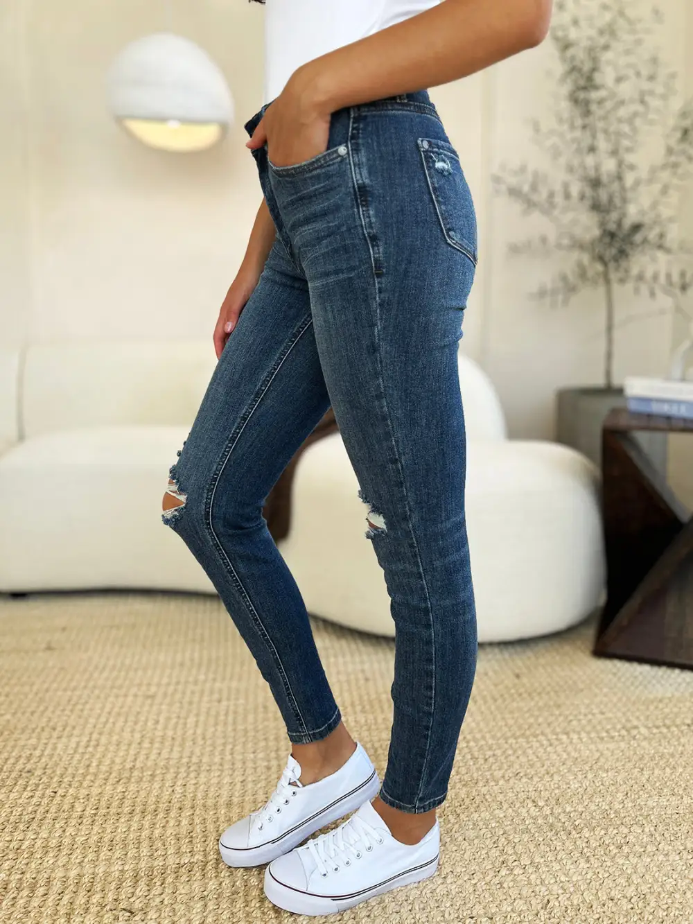 Mid Waist Distressed Jeans