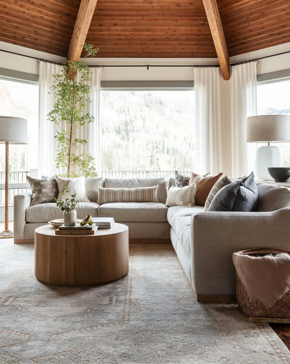 Hand-Tufted Wool Area Rug