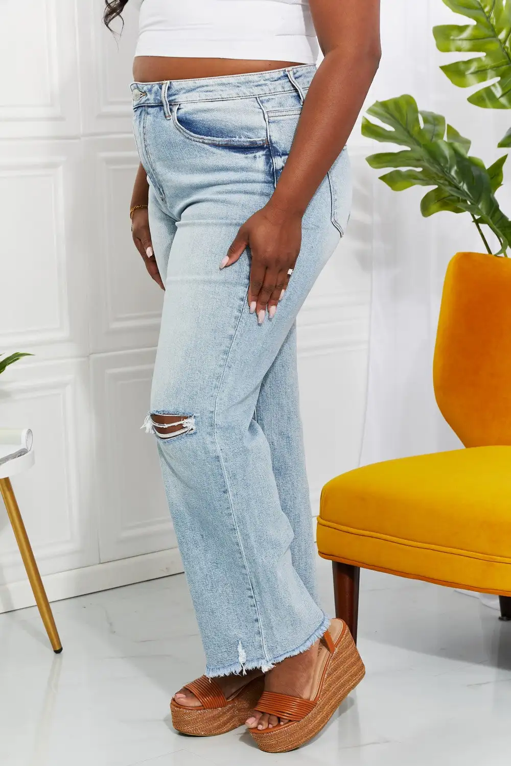 Minimal Modern Comfort-Fit Jeans