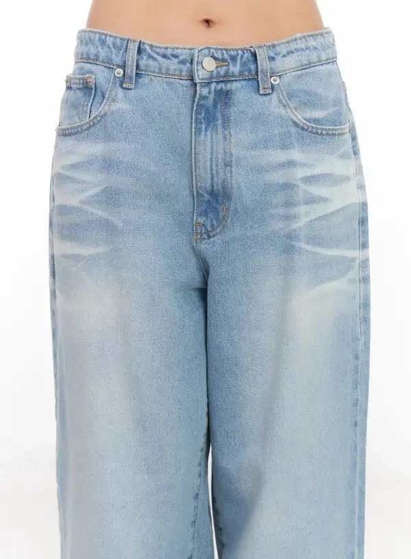 Contemporary Vintage Wash Wide-Leg Jeans