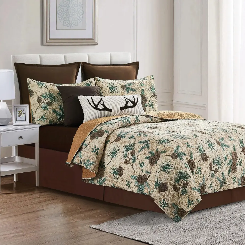 Quilted Pine Motif Quilt Set