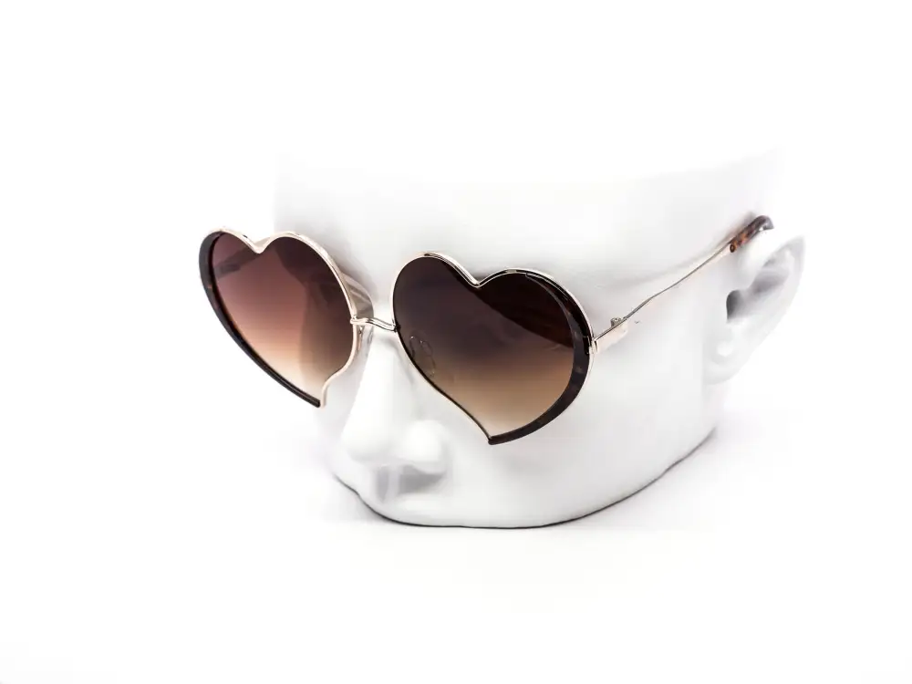 Twelve-Piece Classy Heart Gradient Sunglasses