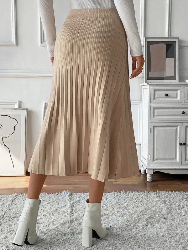 Graceful Pleated Knit Skirt