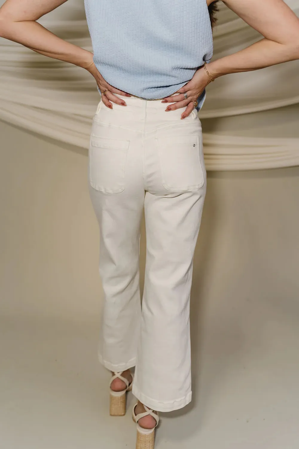 Front Zipper Crop Leg Jeans
