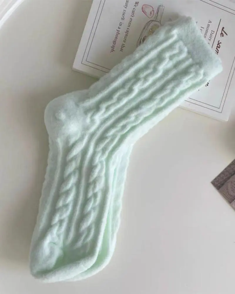 Plush Cable Knit Crew Socks