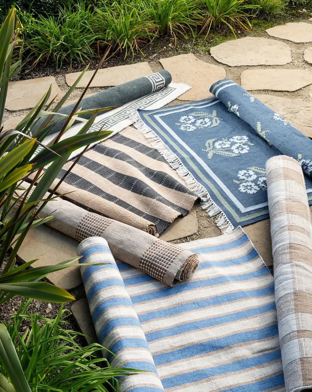 Durable-Weave Handwoven Indoor-Outdoor Area Rug