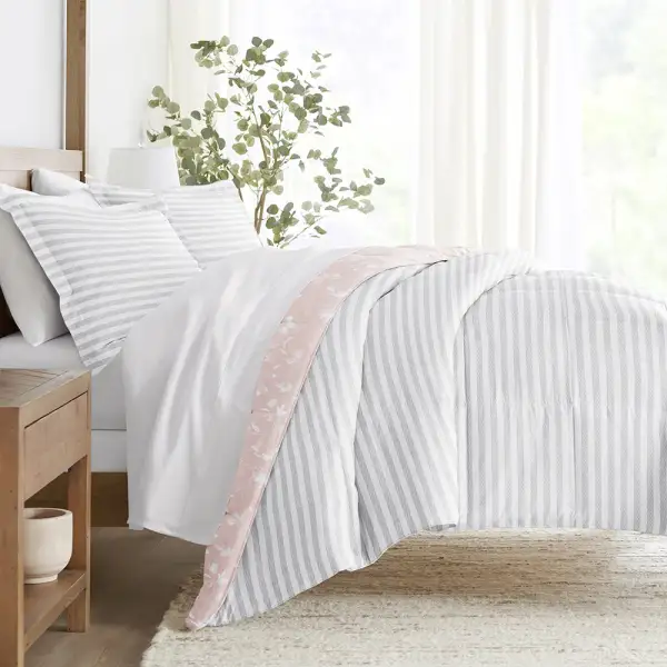 Pressed Flowers Reversible Down Alternative Comforter Set