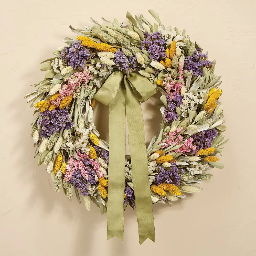 Natural Floral Decorative Wreath