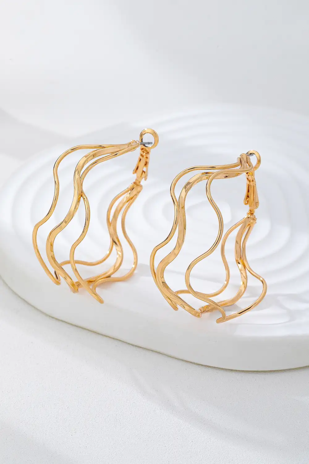 Textured Wavy Hoop arrings