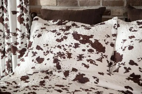 Graphic Quilted Geometric Quilt Set