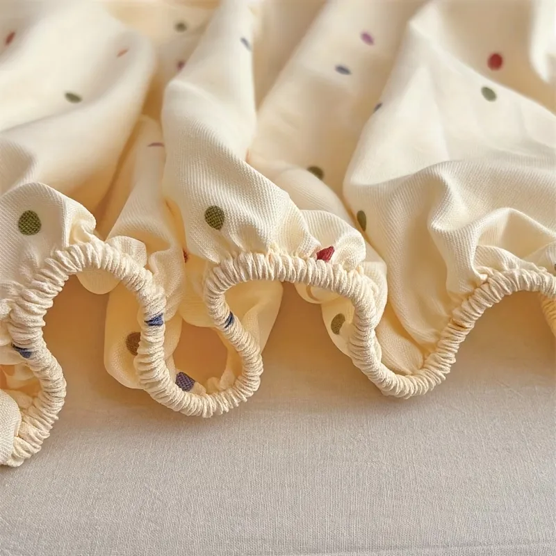 Minimalist Print Bed Sheet