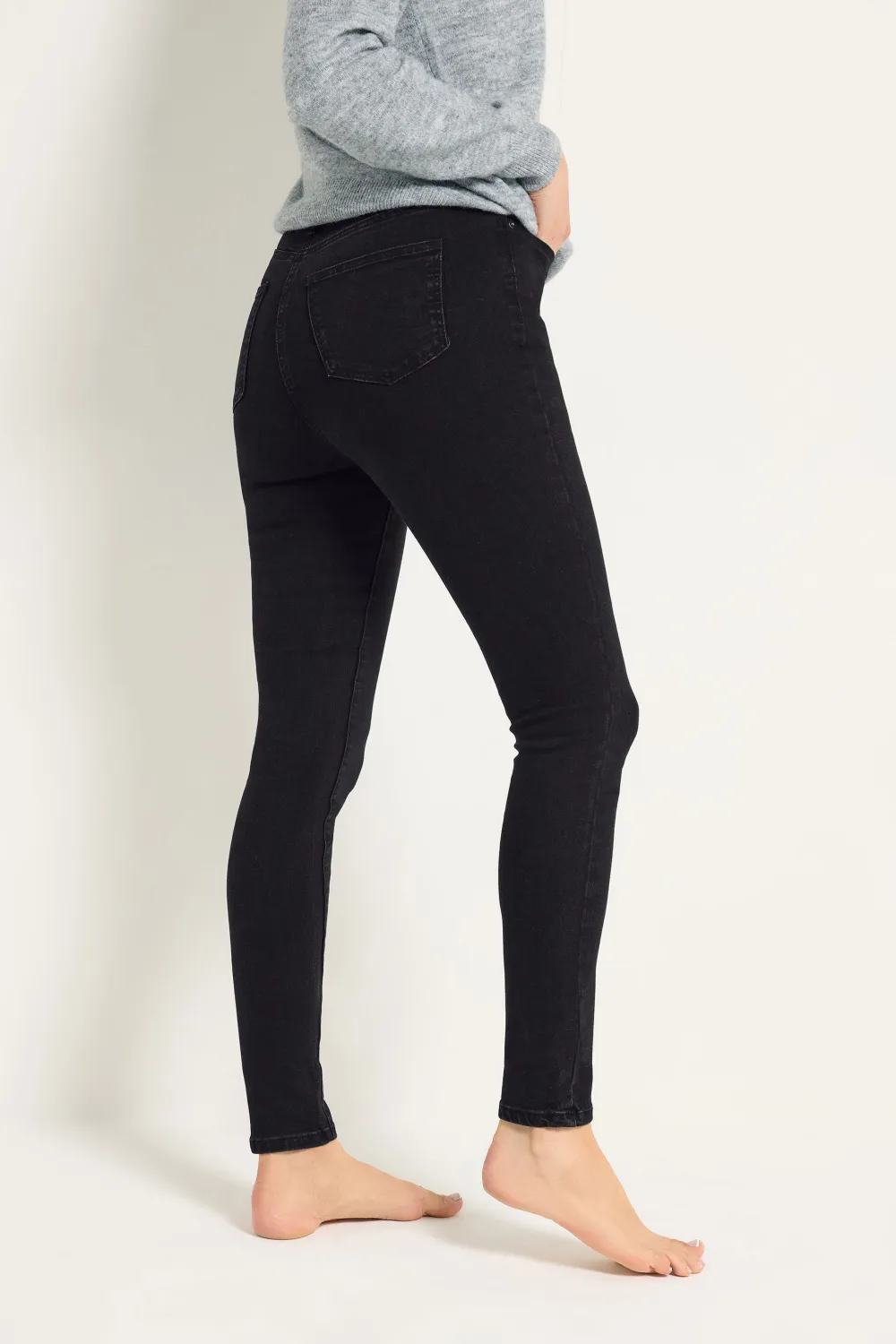 Pocketed Classic Skinny Jeans