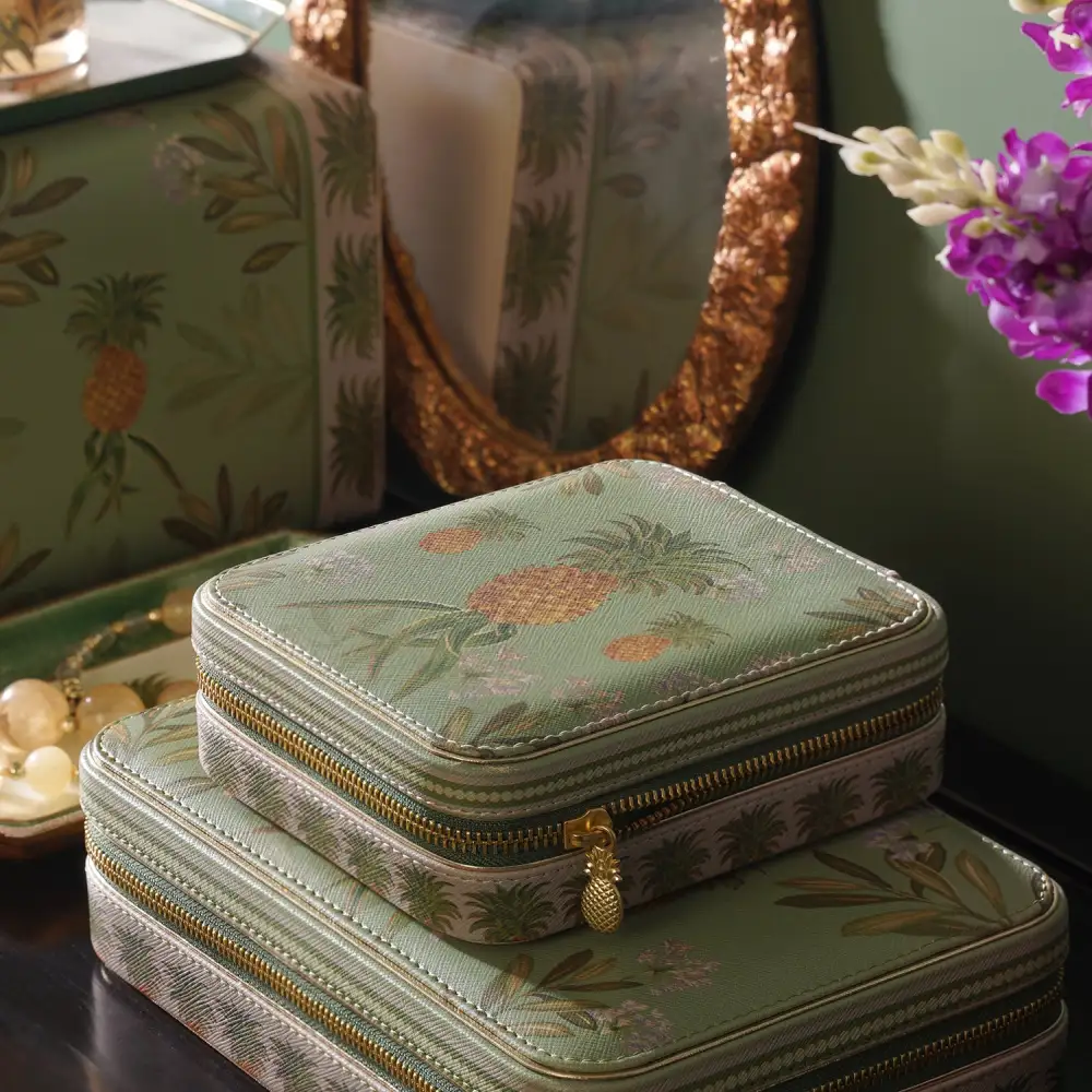Green Square Jewelry Travel Case