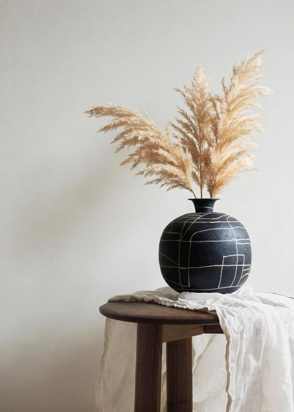 Dune Obsidian Vase Black Small