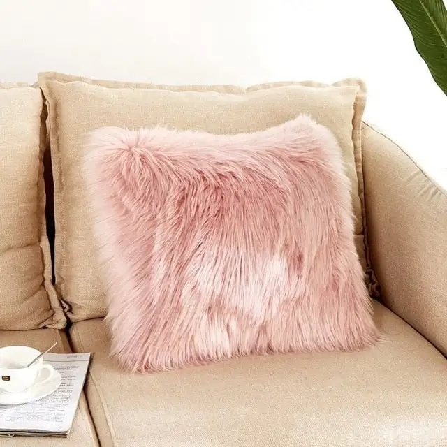 Classic Faux-Fur Decorative Throw Blanket