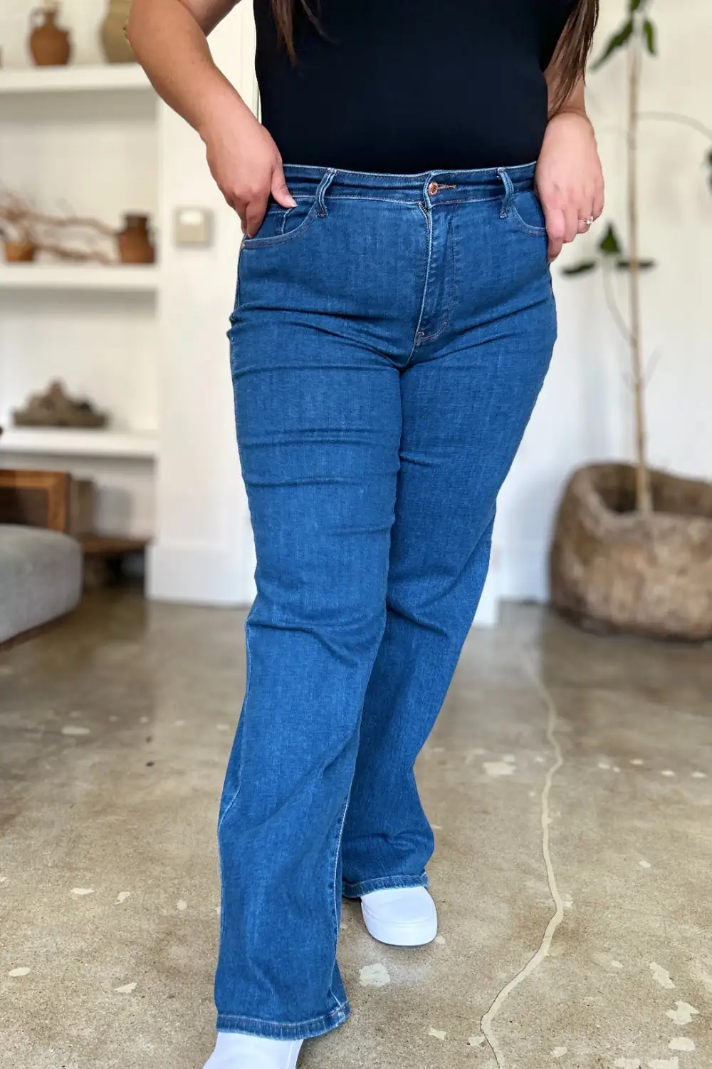 Classic Easy-Fit Jeans