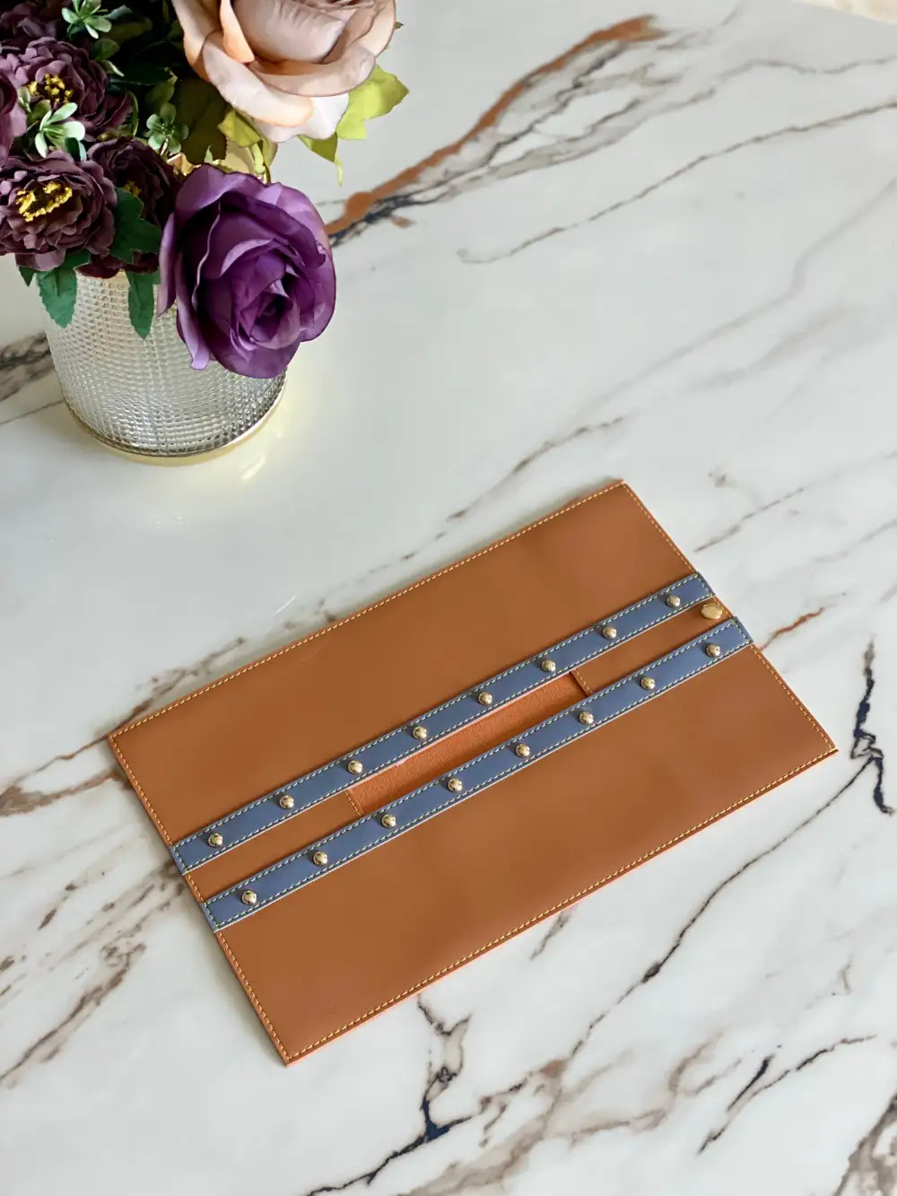 Tan Grey Tissue Cover
