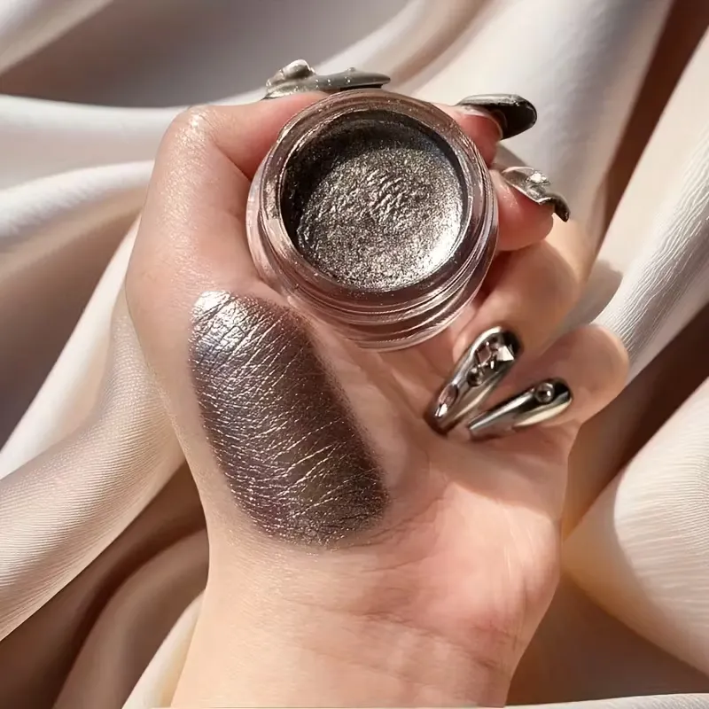 Vibrant Silver Glitter Eyeshadow