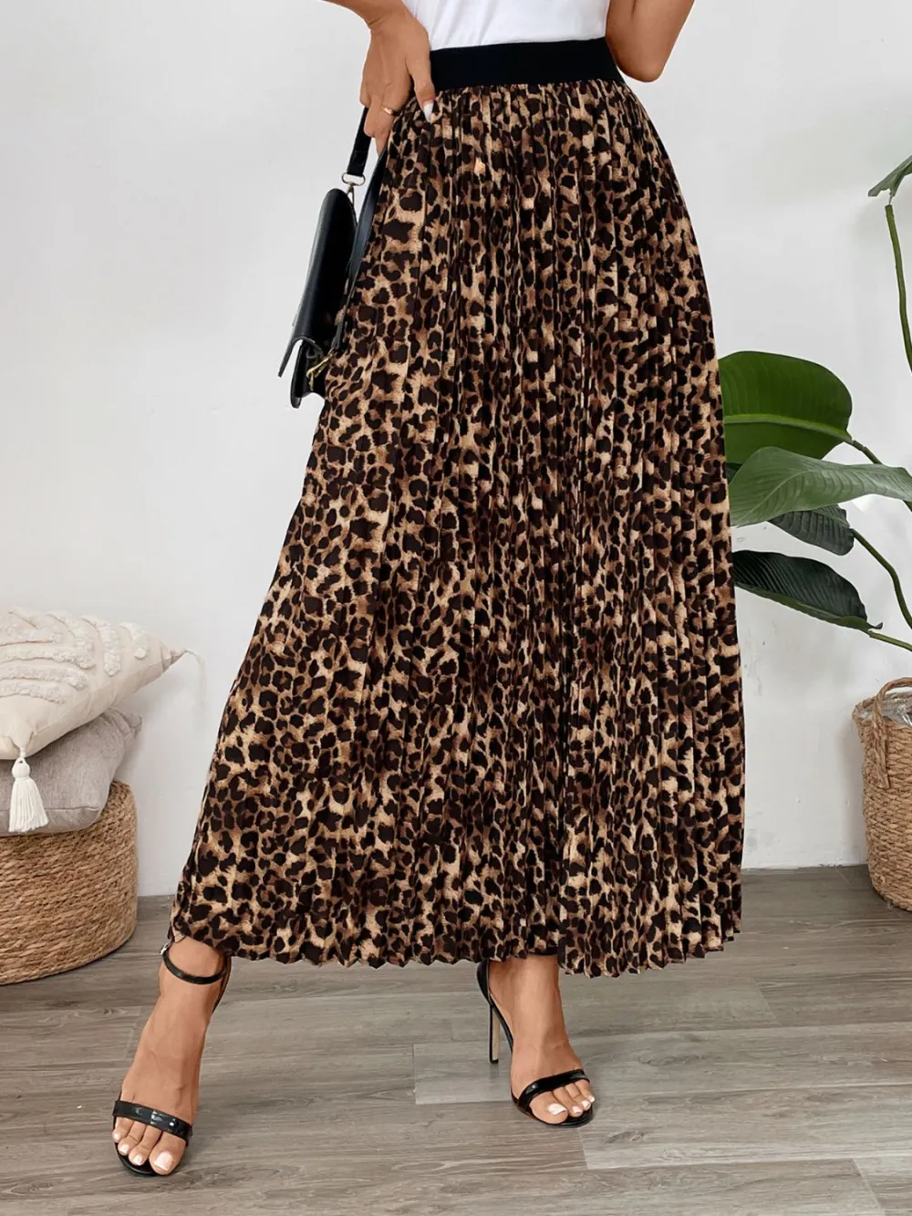 Natural Pleated Printed Skirt