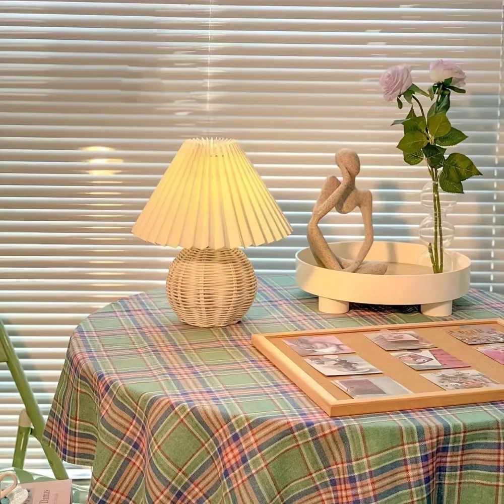 Rattan Pleated Table Lamp