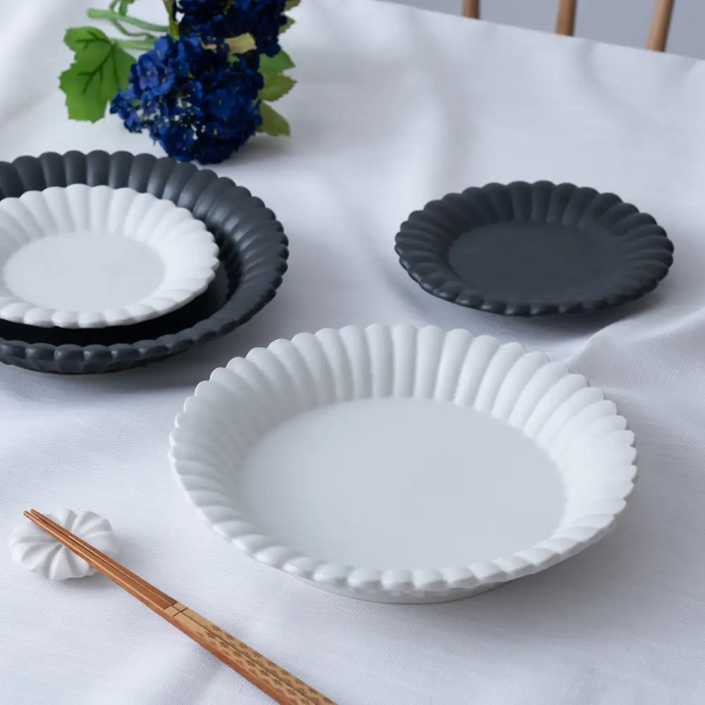Floral Flower-Shaped Deep Dinner Plate