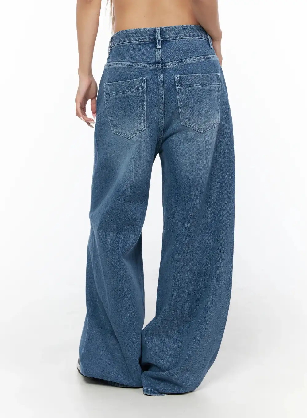 Stitch-Detail Contemporary Wide Leg Jeans