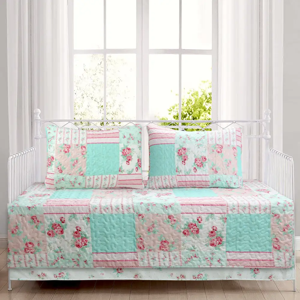 Versatile Floral Patchwork Reversible Garden Quilt Bedding Set