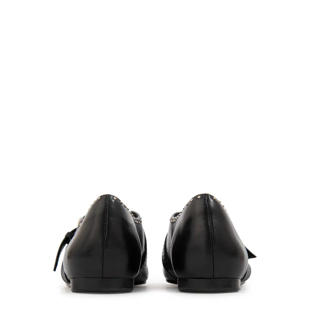 Pointed Toe Buckle Detail Flats