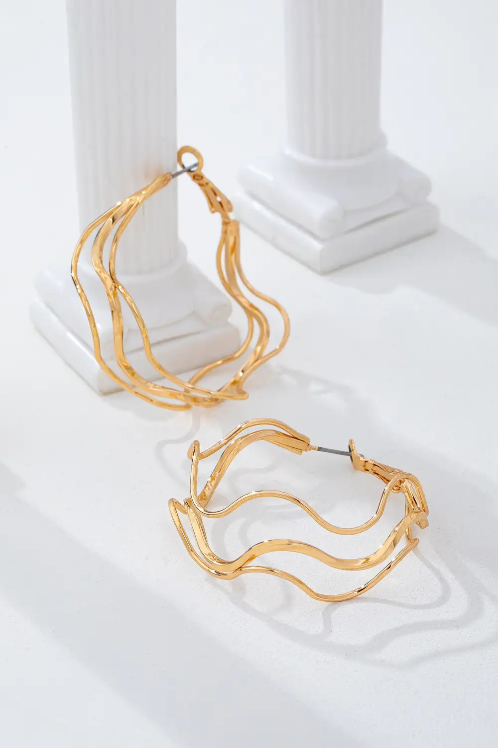 Textured Wavy Hoop arrings
