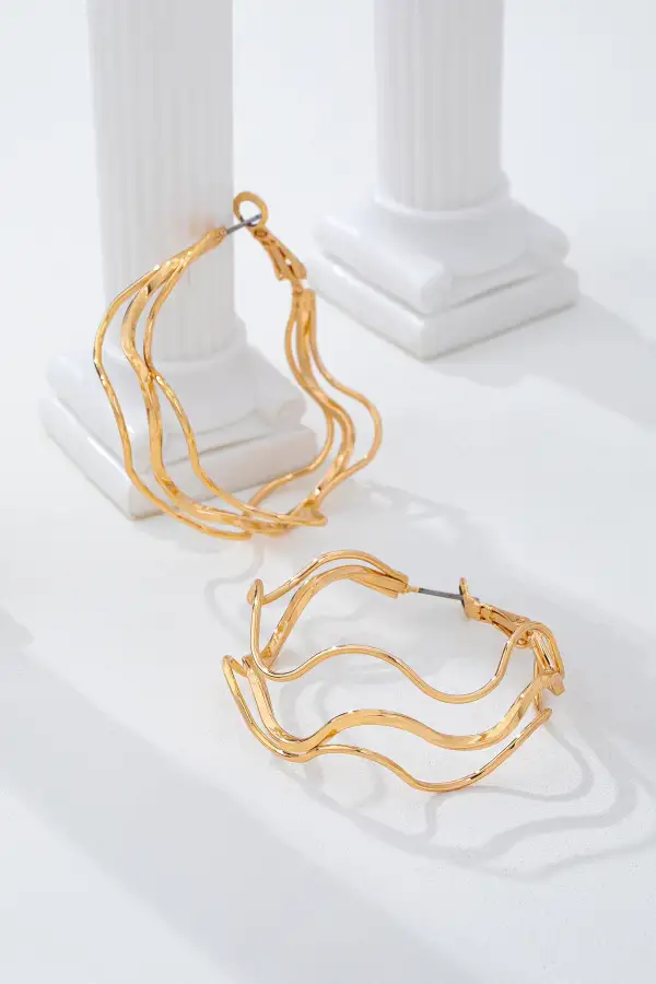 Textured Wavy Hoop arrings