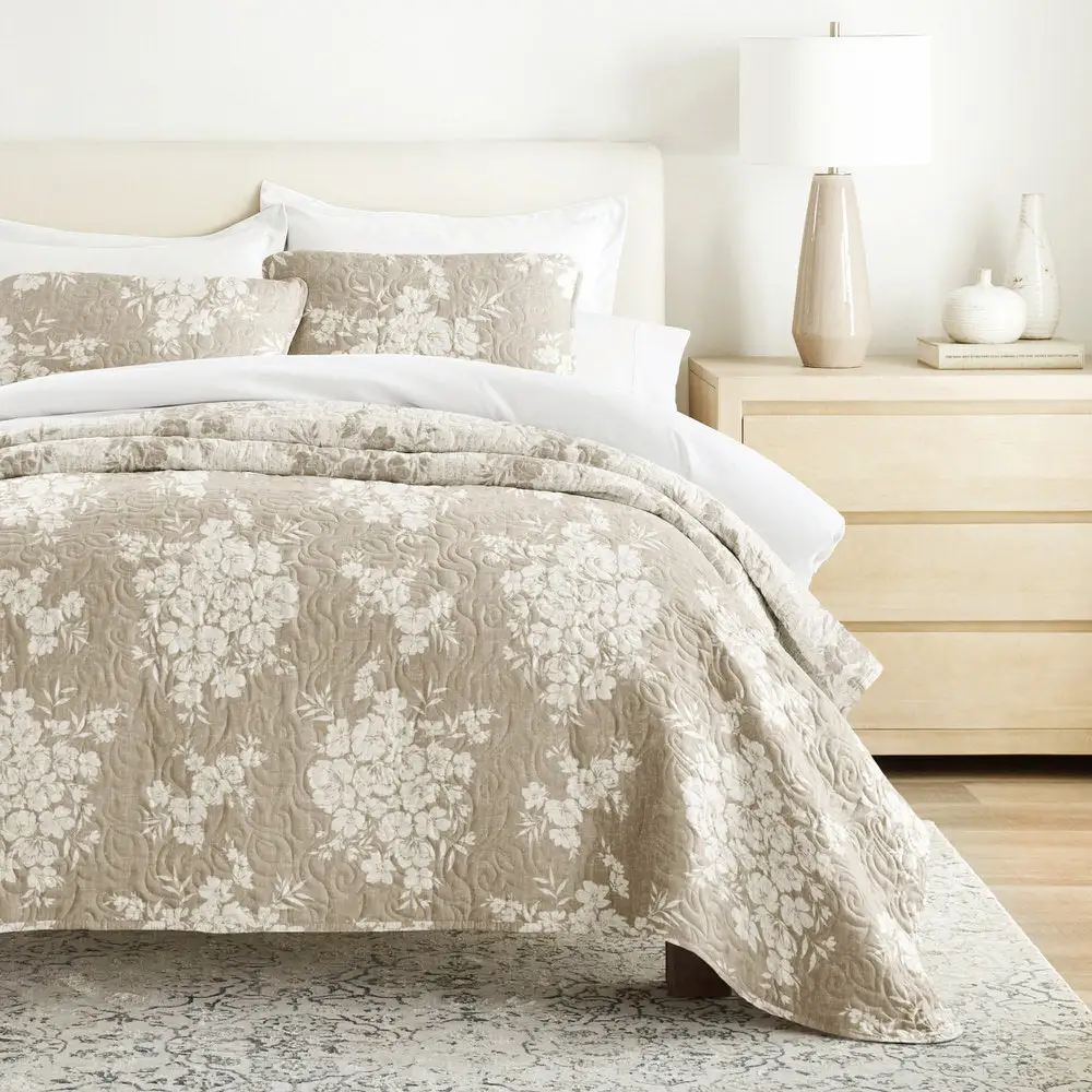 Distressed Bouquet Reversible Quilted Coverlet Set